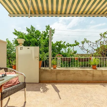Apartment Kristic, Cozy With A Terrace *